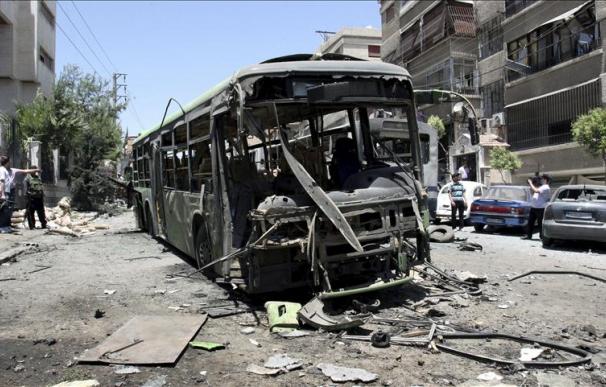 Decenas de muertos por los bombardeos sobre Deraa y Homs, según la oposición siria