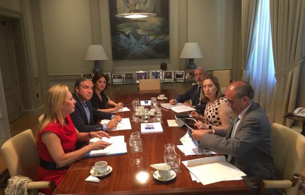 Bendodo y Ana Pastor se reúnen para "impulsar proyectos clave para el futuro de Málaga"