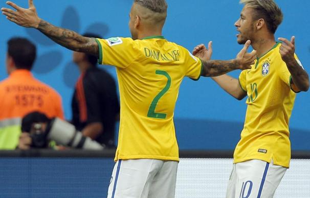 Neymar está para marcar la diferencia en la selección, dice el brasileño Alves