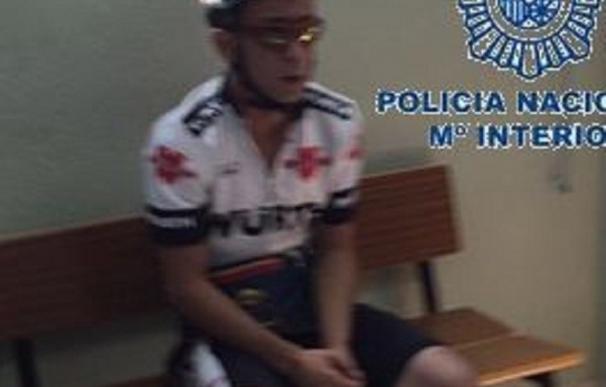 Un argelino, detenido en Ceuta por intentar colarse 'disfrazado' de ciclista.