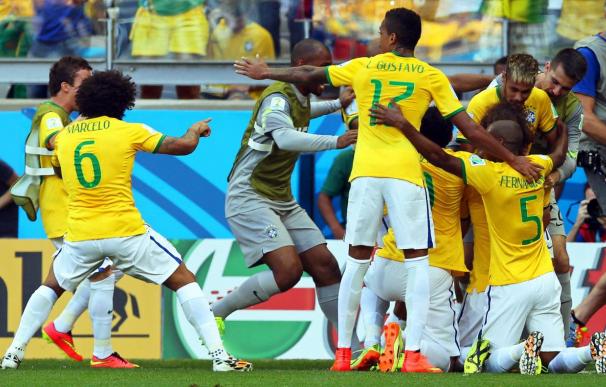 1-1. Julio César salva a Brasil en la tanda de penaltis ante Chile (3-2)