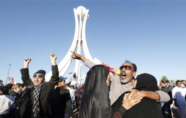 Manifestantes en Bahréin vuelven a ocupar la Plaza de la Perla