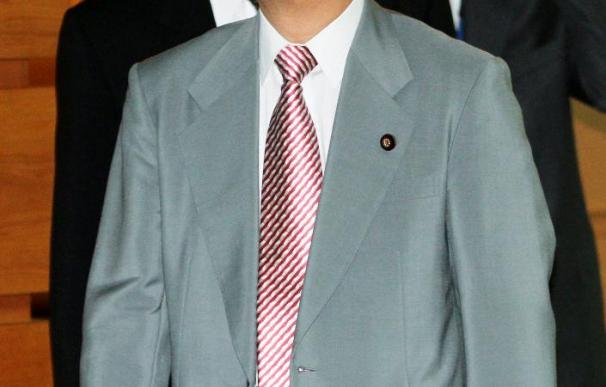 El ministro japonés de Defensa, Toshimi Kitazawa,