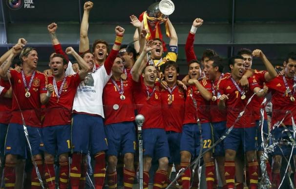 España afianza su liderato e Italia sube seis puestos en el ranking de la FIFA