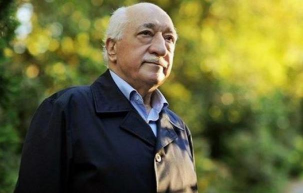El clérigo, Fethullah Gülen, a quien el Gobierno turco atribuye el golpe militar.