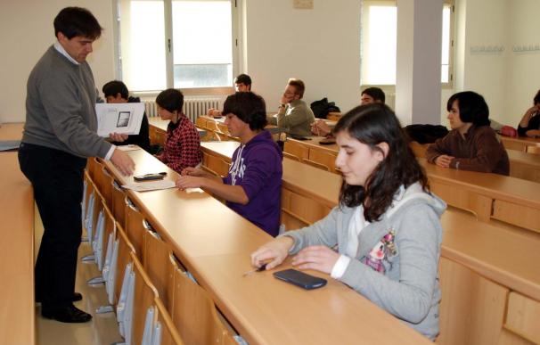 Asturias congela las tasas universitarias en primera matrícula