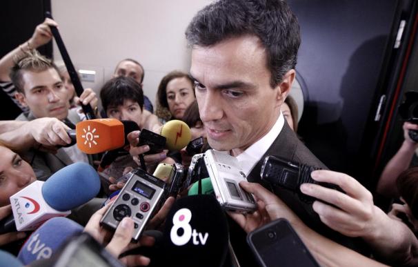 Pedro Sánchez dice que la renuncia de Díaz es "el primer paso para la victoria del PSOE"