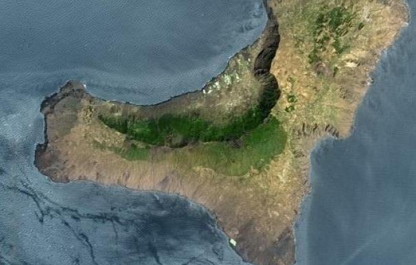 La sismicidad en El Hierro se localiza en un área extensa y con numerosos epicentros en el mar