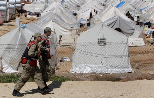 Treinta y tres soldados del ejército de Siria se refugian en Turquía