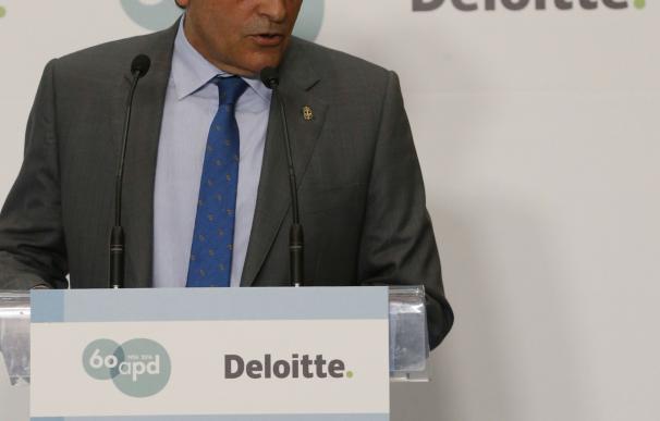 Javier Fernández: "Asegurar que Asturias es un infierno fiscal es falso"