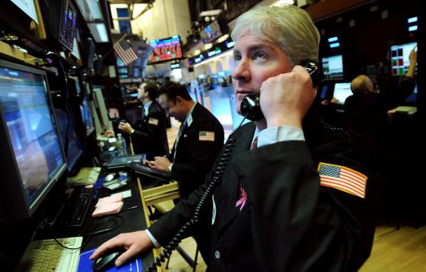 Wall Street sucumbe a la subida del crudo y baja un 0,64 por ciento hacia la media sesión