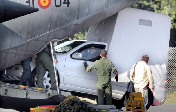 El "papamóvil" ha llegado ya a Santiago, a bordo de un avión del Ejército