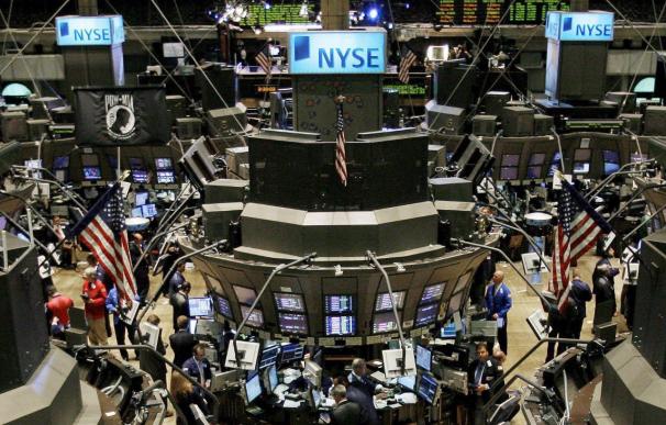 Wall Street cierra con nuevos récords del Dow Jones y del S and P 500