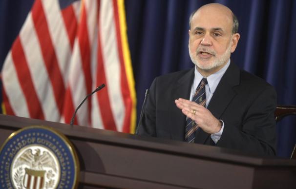 El presidente de la reserva Federal, Ben Bernanke, responde preguntas durante una rueda de prensa en Washington.