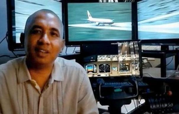 El piloto del vuelo desaparecido MH370 simuló una ruta parecida en su casa