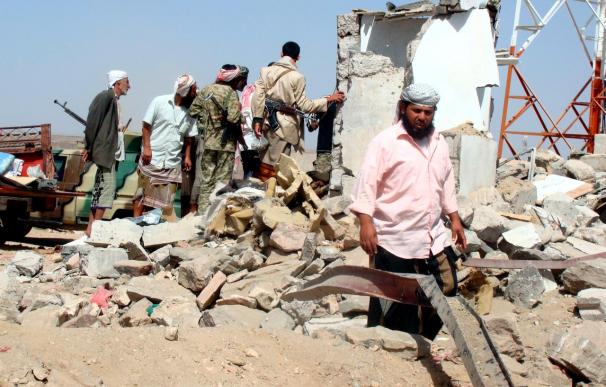 Al Qaeda lanza ataques simultáneos contra policía y ejército en el Yemen