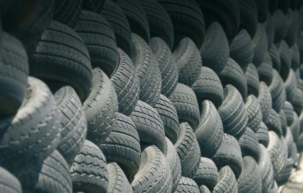 La Junta de Extremadura anuncia que incrementará el control sobre la venta de neumáticos de segunda mano