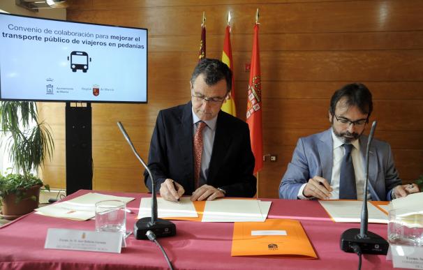 Fomento y el Ayuntamiento de Murcia firman un convenio para mejorar el transporte público