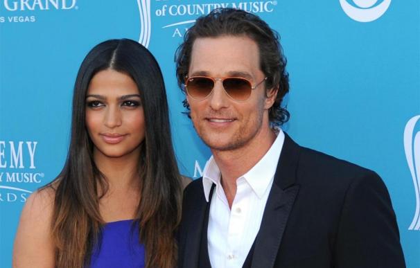 Camila Alves invitó a Matthew McConaughey a su propia boda