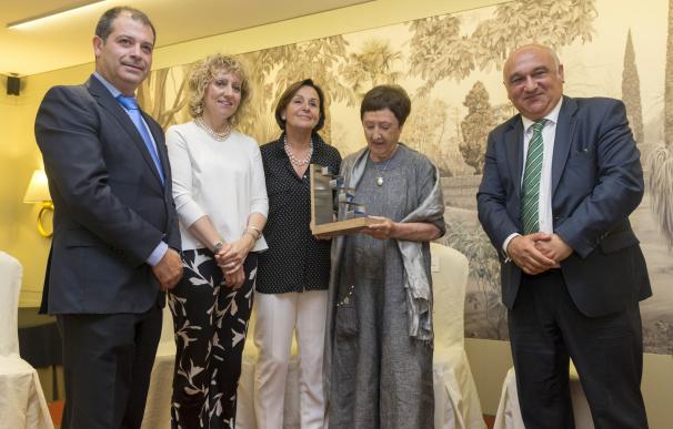 La vicepresidenta dice que Gloria Torner ha sido "clave en la historia cultural de Cantabria"