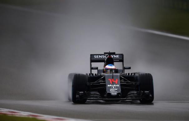 Alonso ansía romper en Silverstone su mala racha y Mercedes calmar su guerra interna