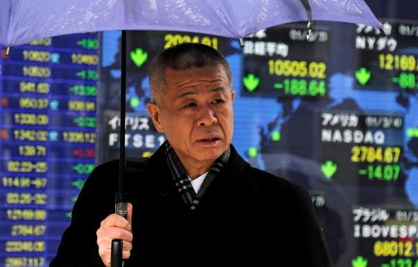 La Bolsa de Tokio aumentó su caída por el fuerte terremoto al este de Japón