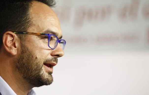 Hernando (PSOE) confía en que Rajoy "no vuelva a huir" de la investidura