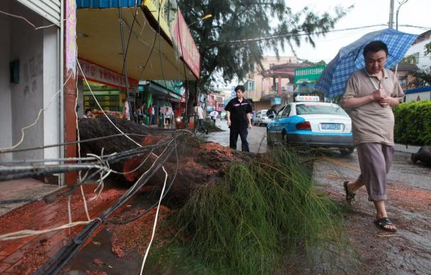 Aumentan a 136 los muertos y desaparecidos por tifón "Fanapi" en el sur de China