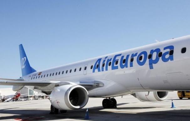 Air Europa cancela 114 vuelos por la huelga de pilotos en plena operación salida
