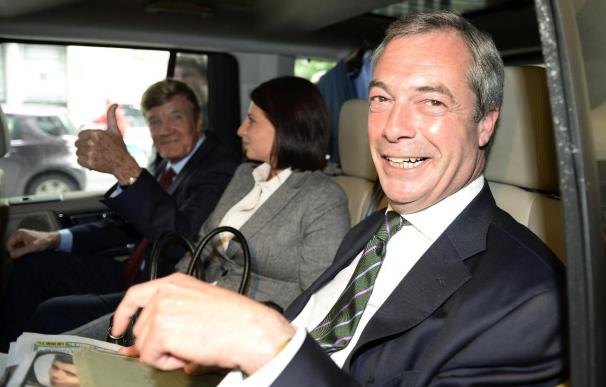 El populista UKIP rompe el bipartidismo británico por primera vez en un siglo