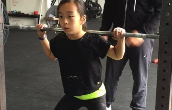 Elle Hatamiya, la niña más fuerte del mundo