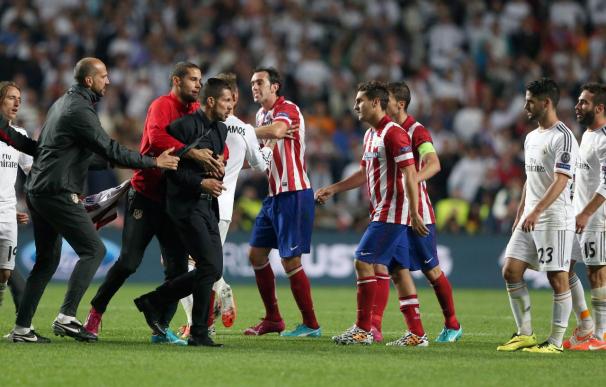 La UEFA abre procedimiento disciplinario por la roja a Simeone y la actitud de Alonso