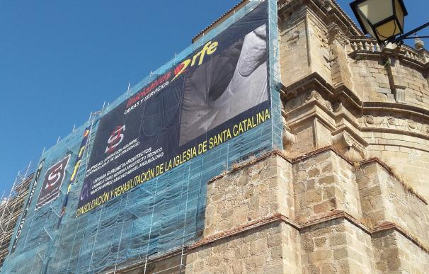 Los trabajos arqueológicos en la iglesia de San Prudencio de Talavera sacan a la luz antiguos accesos y enterramientos