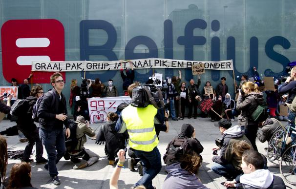 Los indignados vuelven a manifestarse en Bruselas