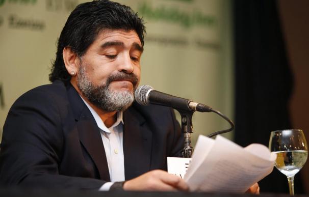 "Daría mi vida por ser seleccionador", dice Maradona