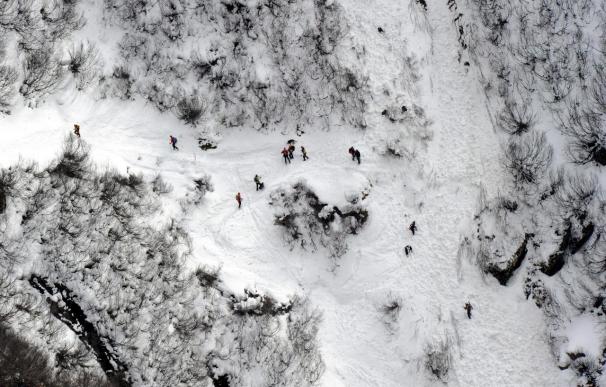 Tres muertos y un desaparecido en una avalancha en los Alpes suizos