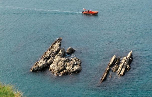 Continúa la búsqueda de los tres desaparecidos frente a la costa de Vizcaya