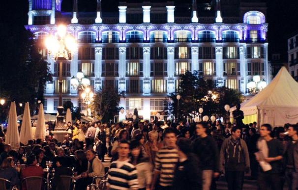 La Noche en Blanco madrileña abre con una puesta de sol y citas culturales