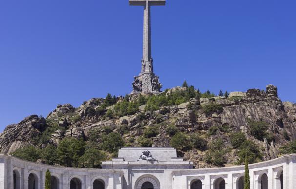 Garzón pide al Supremo trasladar los cuerpos de Franco y Primo de Rivera del Valle de los Caídos