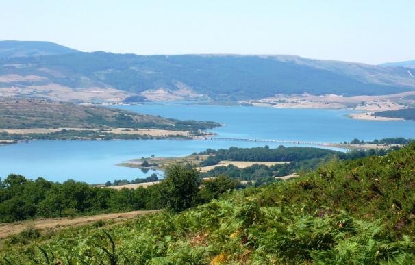 Santander recibe 600.000 m3 de agua del pantano del Ebro desde el 13 de julio