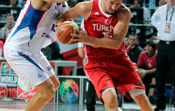 82-83. Tunçeri hace un milagro ante Serbia y Turquía jugará por la medalla de oro