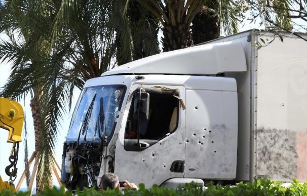 El camión que uso el terrorista para la masacre de Niza