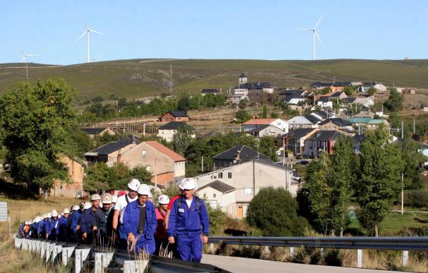 Los mineros palentinos caminan hacia Palencia confiados en una solución