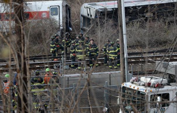 Cuatro muertos tras descarrilar un tren de cercanías en Nueva York