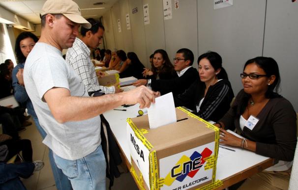 Autoridades venezolanas destacan la normalidad en las primeras horas de votación
