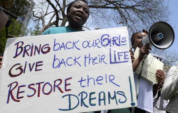 Cuatro palabras en Twitter para salvar a centenares de niñas en Nigeria