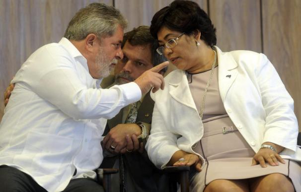 Denuncias de corrupción tumban en plena campaña a ministra cercana a Rousseff