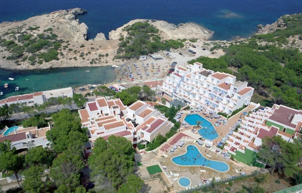 Hispania adquiere el hotel Paradise Portinatx de Ibiza por once millones de euros