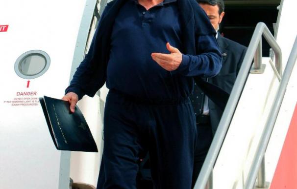 El avión que llevaba a Berlusconi a Bruselas aterriza de emergencia en Milán
