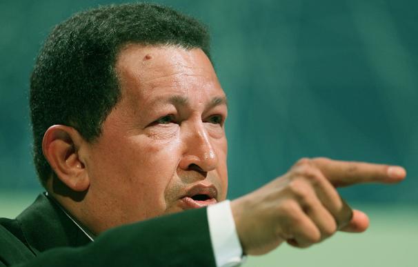 Hugo Chávez se ha hecho fuerte en la televisión y radio venezolanas, pero sus esfuerzos para estar en internet son un puro acto de presencia.